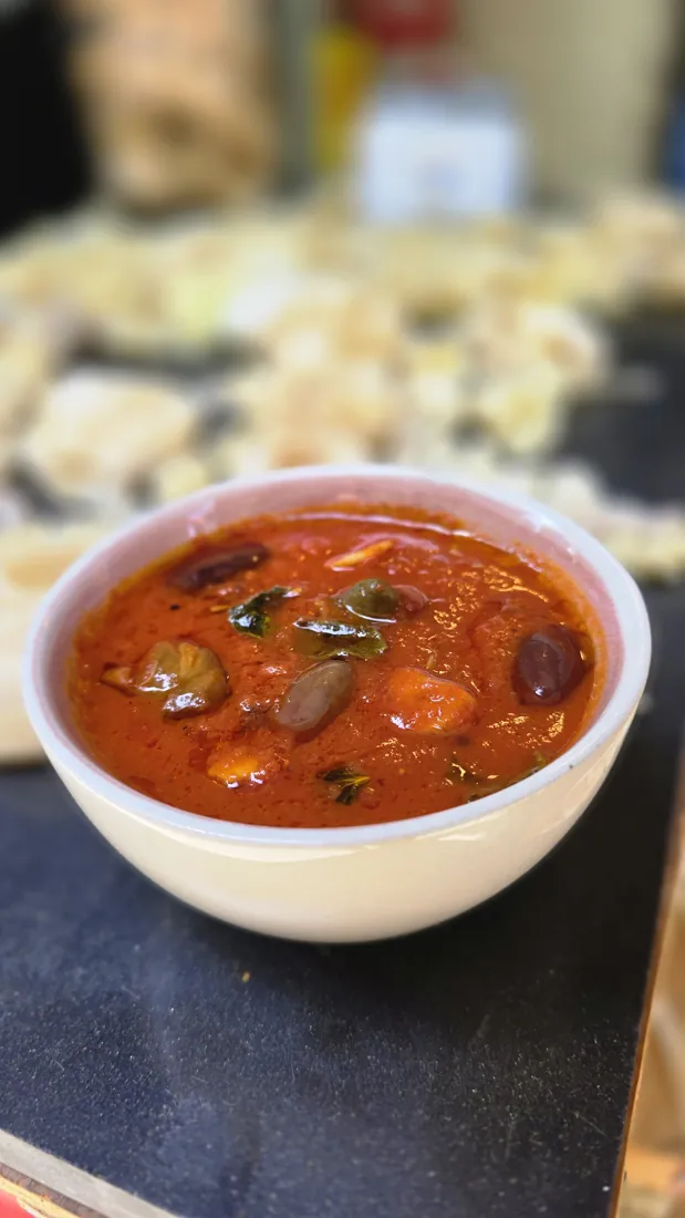 Salsa puttanesca casera artesana con aceitunas y alcaparras — Pasta Life, salsas para pasta en Barcelona